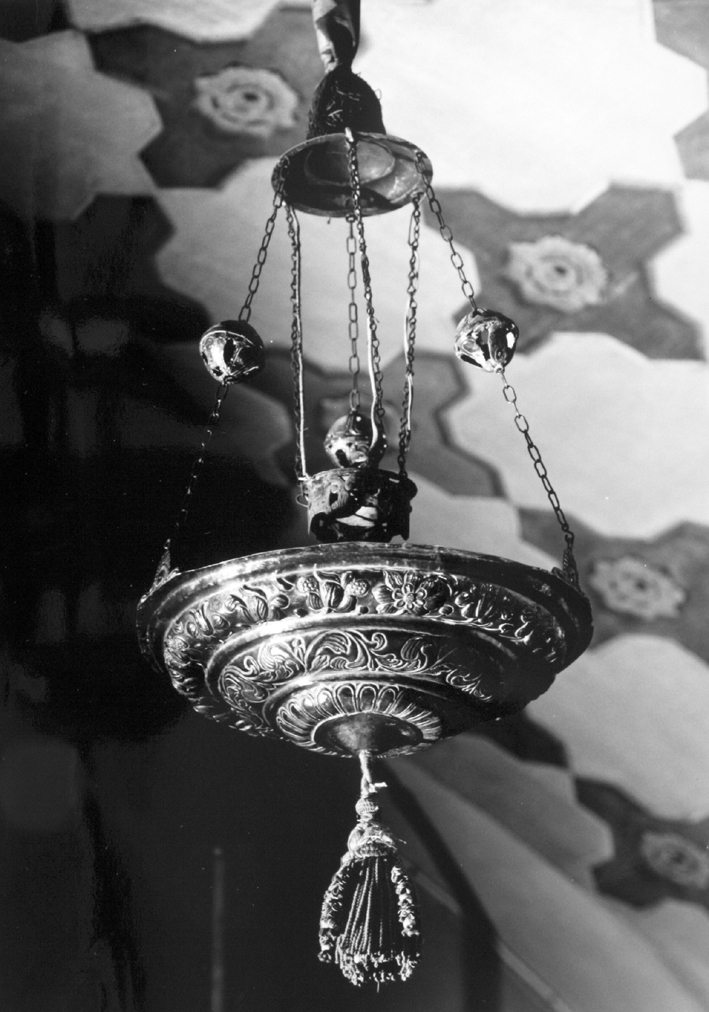 motivi decorativi geometrici e vegetali (lampada pensile) - bottega sarda (XVII-XVIII)