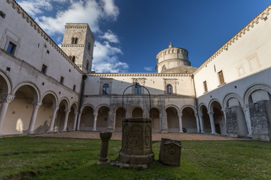 Montescaglioso - Abbazia S. Michele Arcangelo (sito pluristratificato) - Montescaglioso (MT)  (SECOLI/ IV a.C)