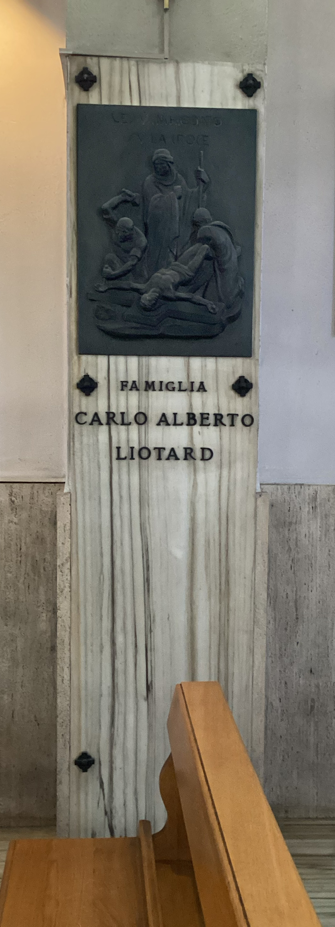 stazione XI: Gesù inchiodato alla croce (stazione della Via Crucis, elemento di serie) di Magli Augusto (attribuito) - ambito ligure (anni trenta XX)