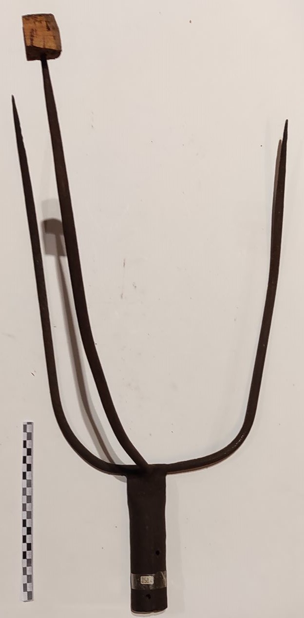 travùttsu (forca, STRUMENTI E ACCESSORI/ AGRO-SILVO-PASTORALI)