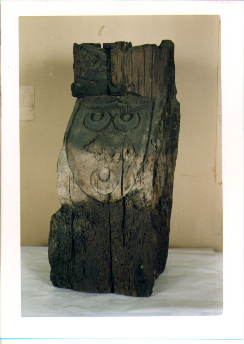 motivi decorativi floreali (mensola) - ambito laziale (sec. XIV)