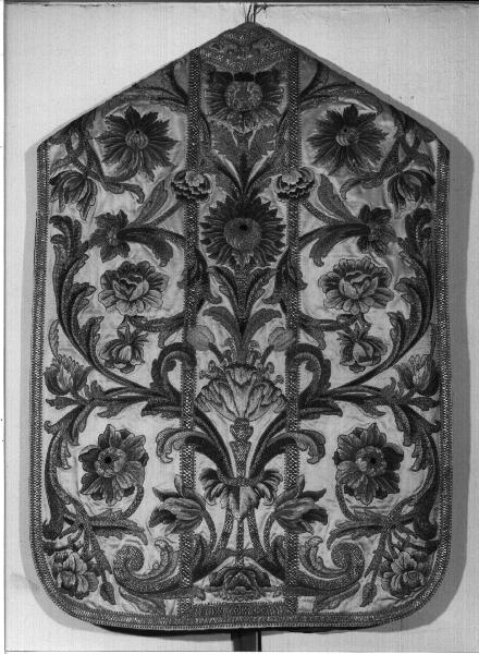 MOTIVI DECORATIVI FLOREALI (pianeta, elemento d'insieme) - manifattura genovese (prima metà sec. XVIII, sec. XX)