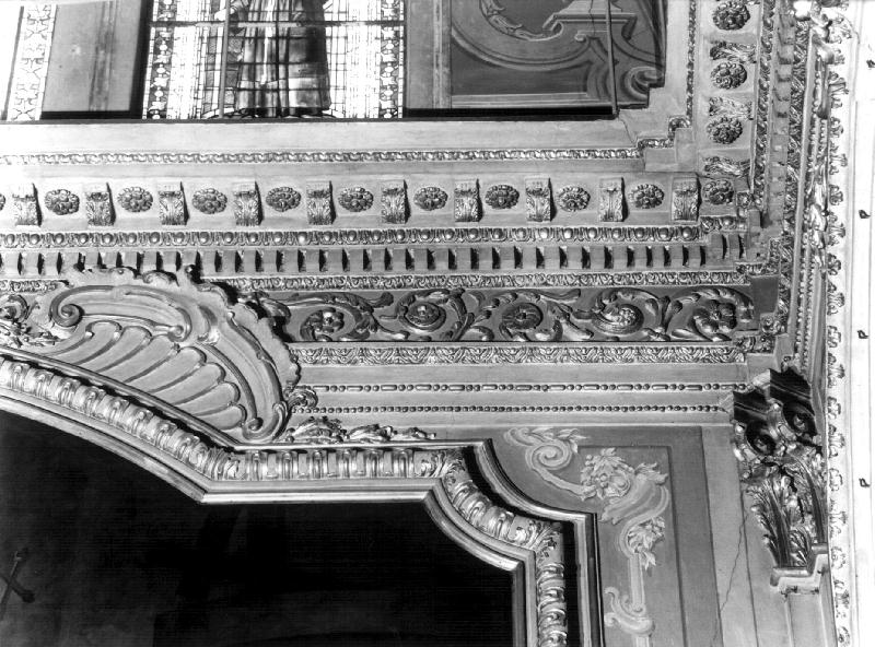 MOTIVI DECORATIVI FLOREALI (decorazione plastica, elemento d'insieme) - PRODUZIONE GENOVESE (sec. XVIII)