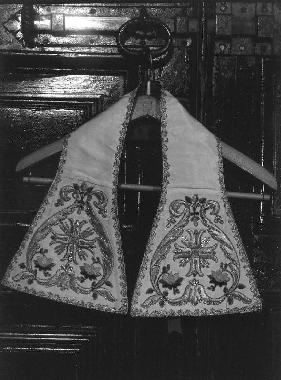 MOTIVI DECORATIVI FLOREALI (manipolo, elemento d'insieme) - manifattura ligure (prima metà sec. XVIII)