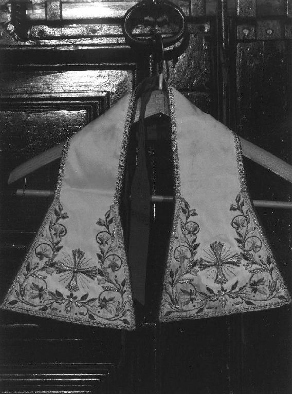 MOTIVI DECORATIVI FLOREALI (manipolo, elemento d'insieme) - manifattura ligure (seconda metà sec. XIX)