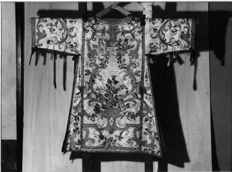 motivi decorativi floreali (tunicella, elemento d'insieme) - manifattura ligure (primo quarto sec. XVIII)