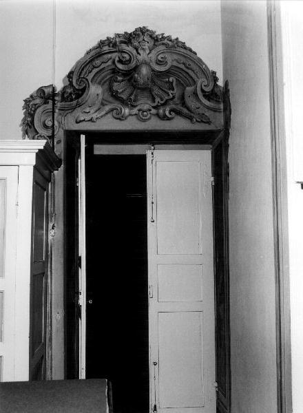 MOTIVI DECORATIVI VEGETALI/ MOTIVI DECORATIVI A VALVE DI CONCHIGLIA (decorazione pittorica, elemento d'insieme) - ambito ligure (seconda metà sec. XVIII)