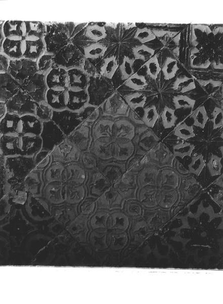 piastrella, elemento d'insieme - produzione spagnola (sec. XVI)