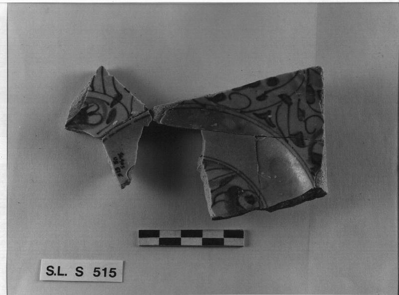 PIATTO/ QUATTRO FRAMMENTI COMBACIANTI/ UNITI - MANNONI 95 (SEC. XVI)