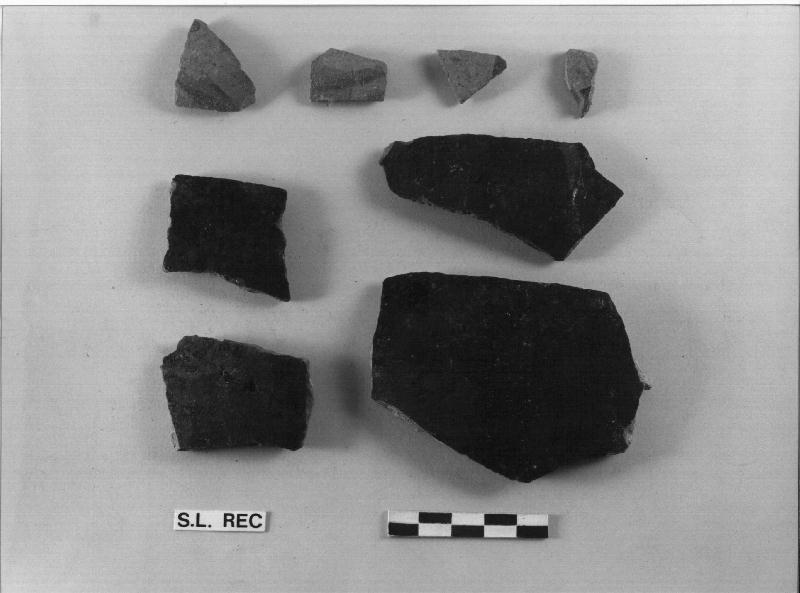 PENTOLA/ OTTO FRAMMENTI - MANNONI 43 (Secc. XIV/ XVI)