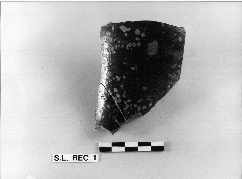 BOCCALE/ DUE FRAMMENTI COMBACIANTI - MANNONI 26 (secc. XII/ XIII)