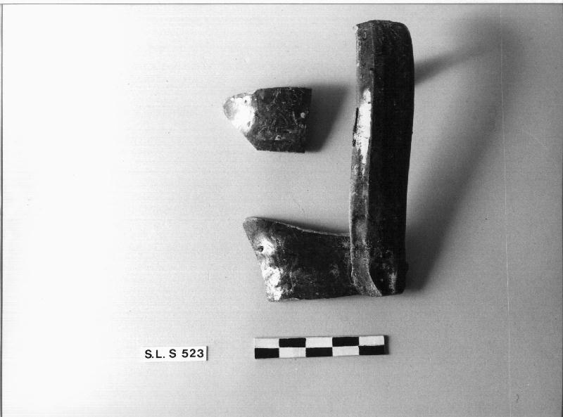 BOCCALE/ DUE FRAMMENTI PERTINENTI (secc. XIV/ XV)