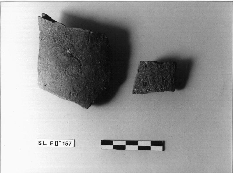 TUBO FITTILE/ DUE FRAMMENTI PERTINENTI (Secc. XIV/ XVI)