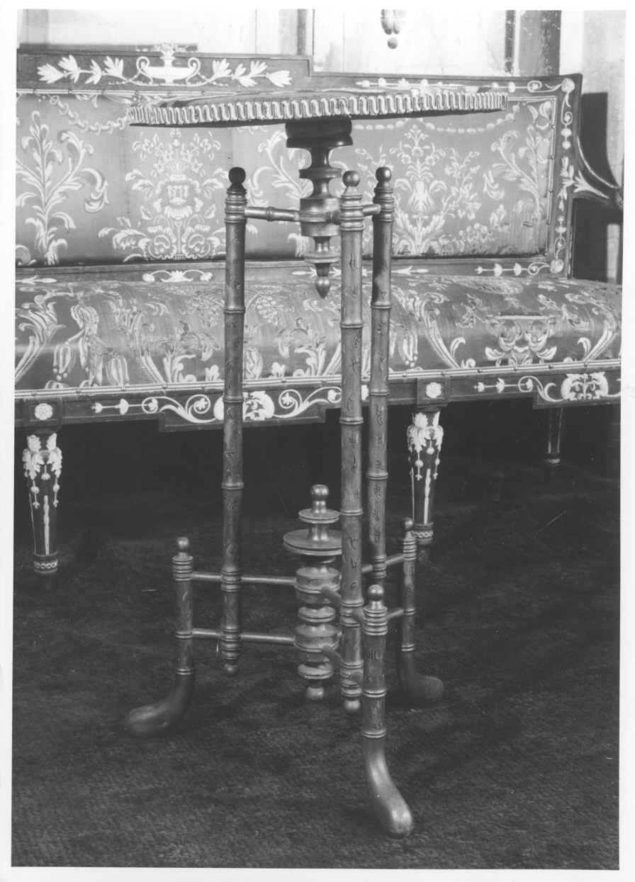 tavolino, opera isolata - bottega piemontese (prima metà sec. XIX)