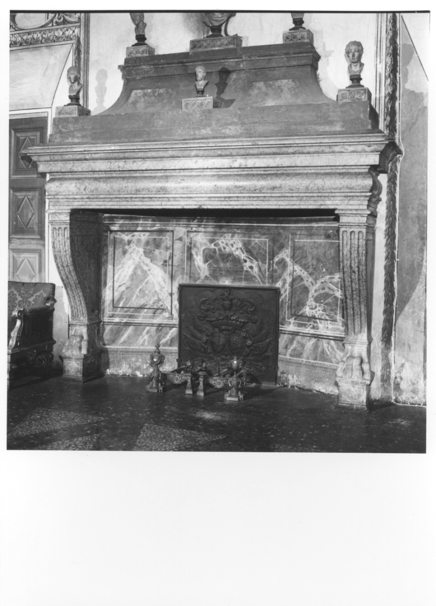 mostra di camino, opera isolata - bottega piemontese (fine/inizio secc. XVIII/ XIX)