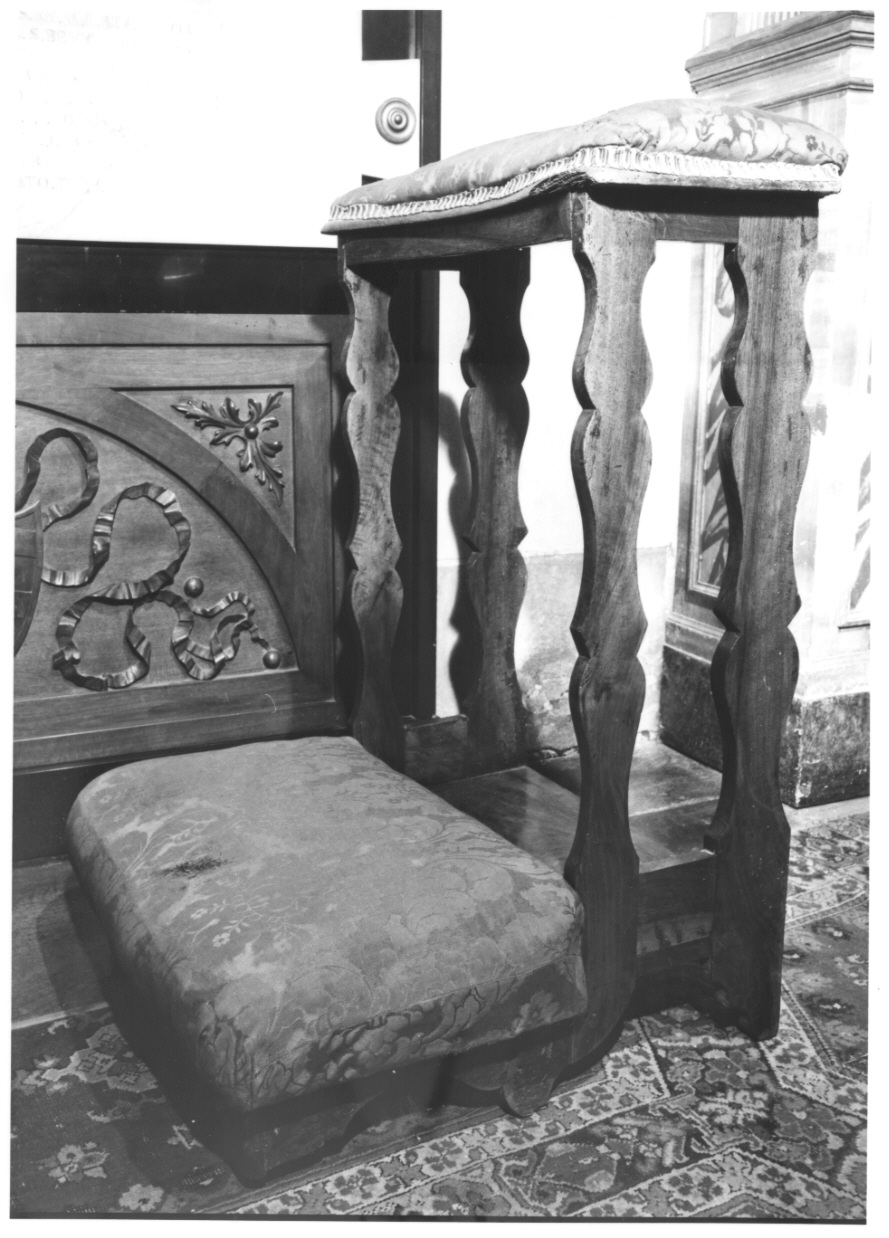 inginocchiatoio, opera isolata - produzione piemontese (seconda metà sec. XIX)