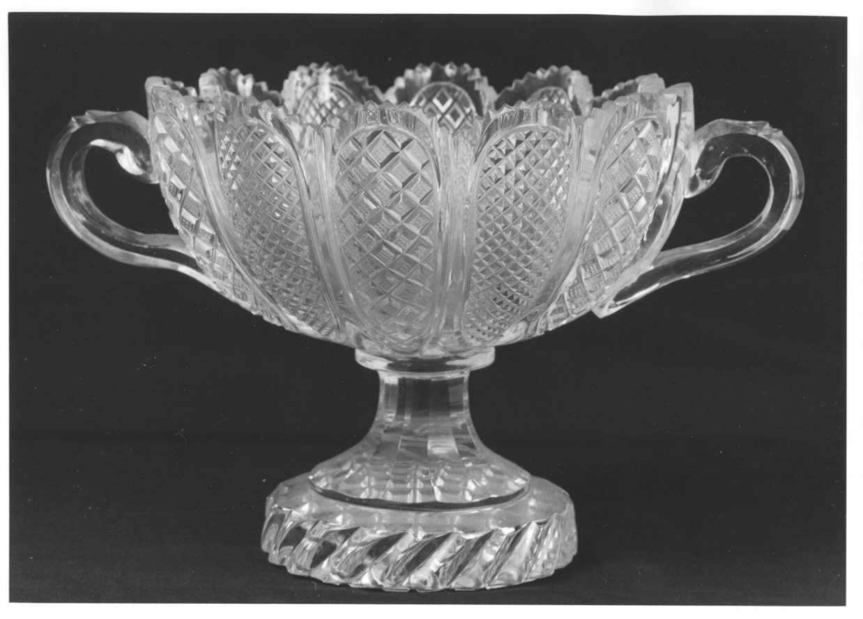 coppa, elemento d'insieme - produzione inglese (ultimo quarto sec. XIX)