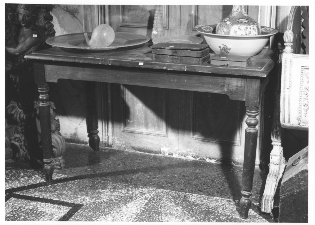 tavolo, opera isolata - bottega piemontese (metà sec. XIX)
