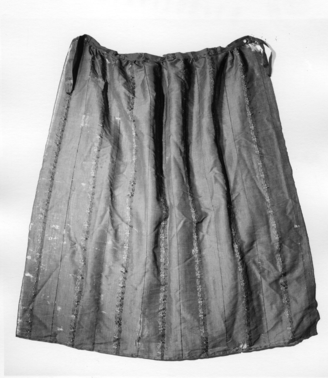 grembiule, abbigliamento - manifattura formazzina (1890/ 1910)