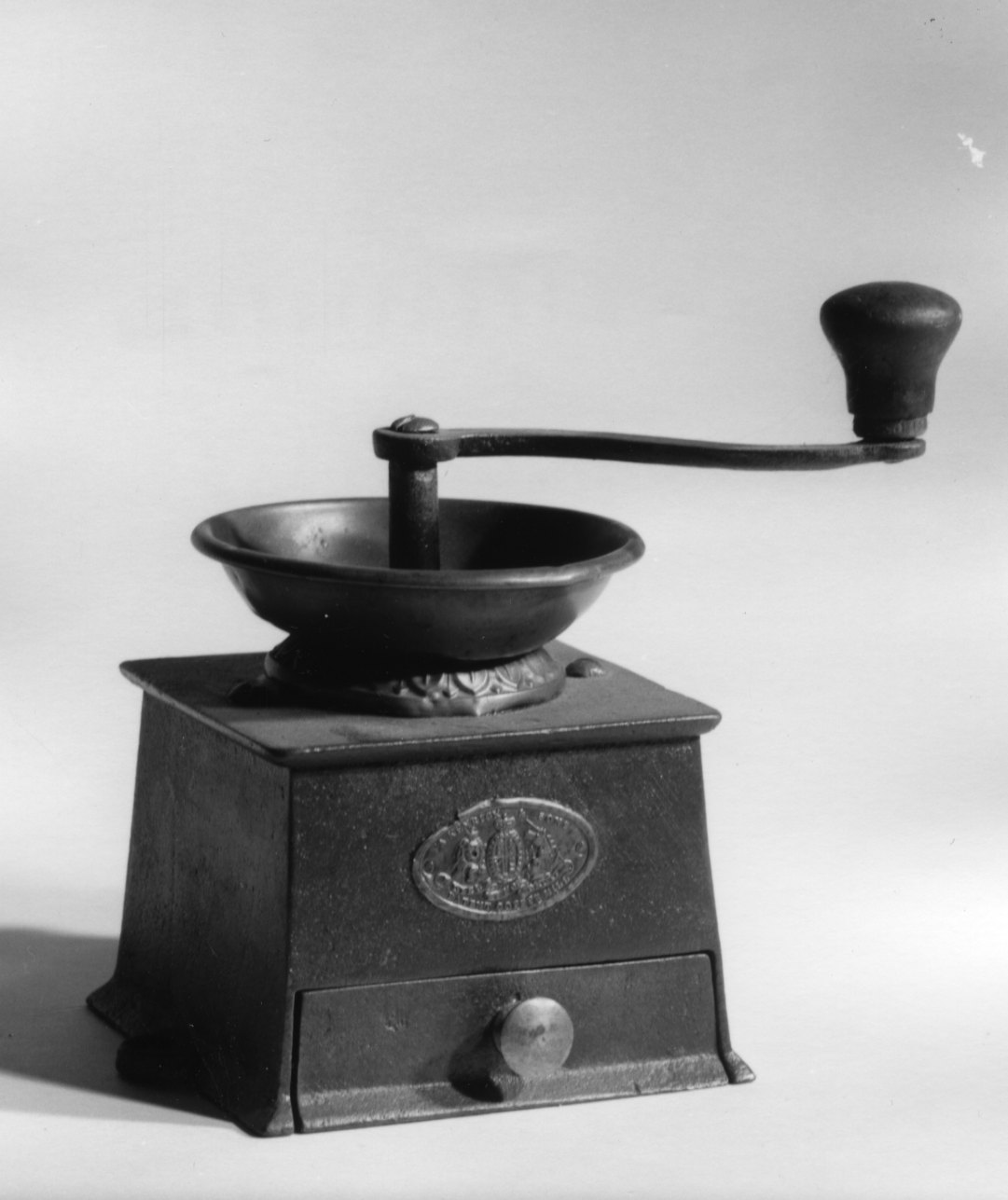 macinacaffè di Kenrick & Sons Ditta (artigiano) - produzione inglese (sec. XX inizio)