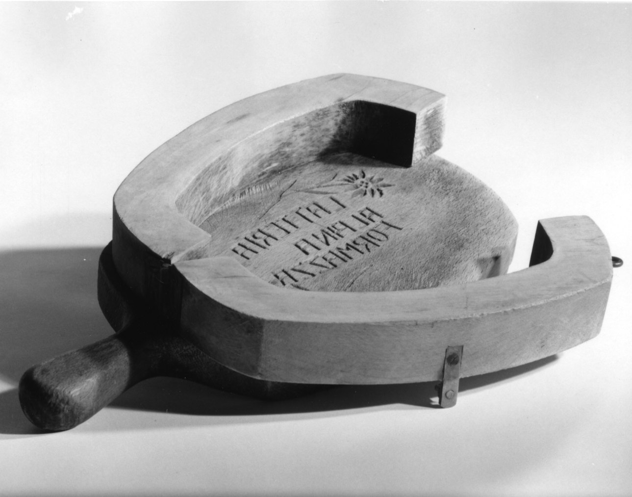 stampo per burro - produzione formazzina (sec. XX prima metà)