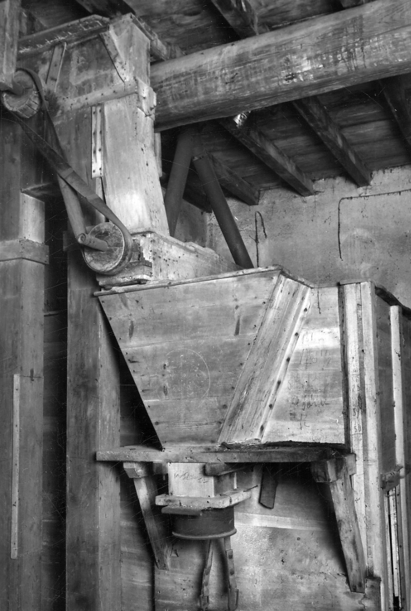 tramoggia, di carico di Ocrim ditta - ambito cremonese (sec. XX secondo quarto)