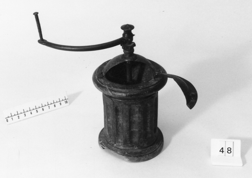macinacaffè, macinino, attrezzi domestici - produzione torinese (1920 ca)