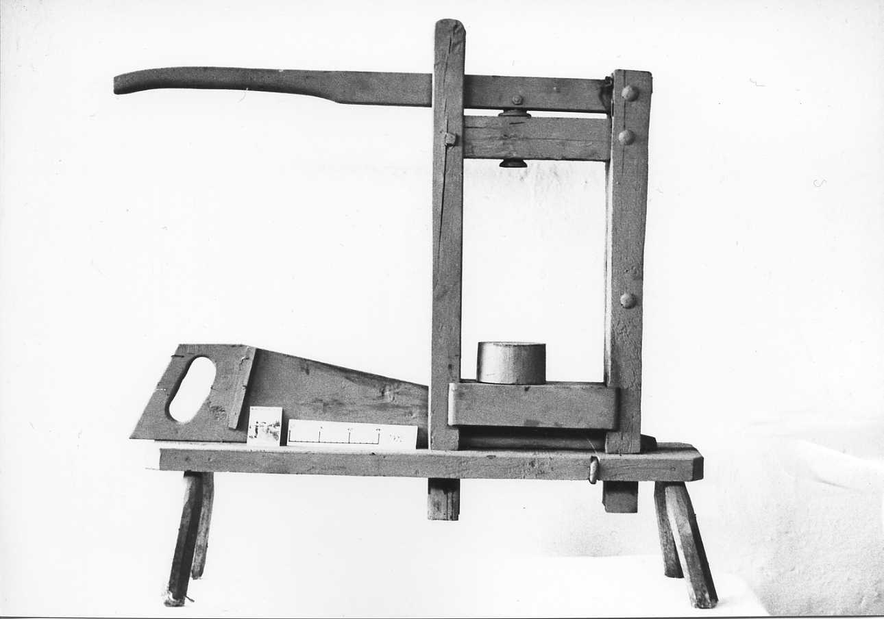 tappatrice - produzione piemontese (1930/ 1950)