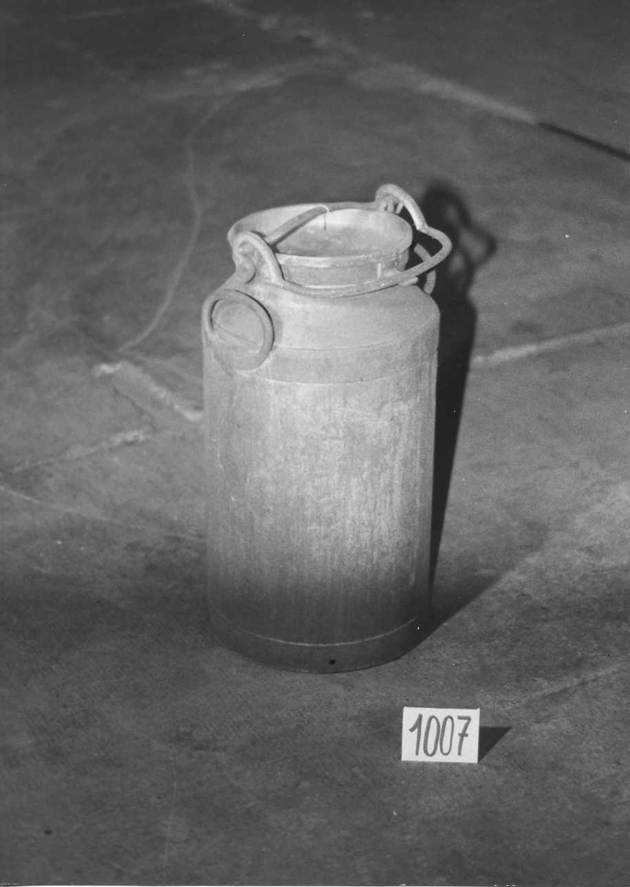 bidone, per latte, contenitori - produzione italiana (sec. XX)