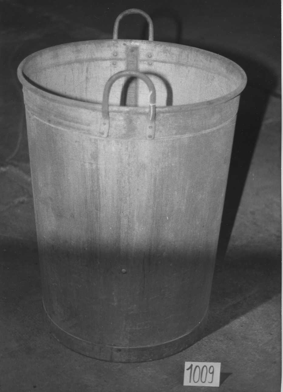 contenitore tarato, per il latte, contenitori - produzione italiana (sec. XX)