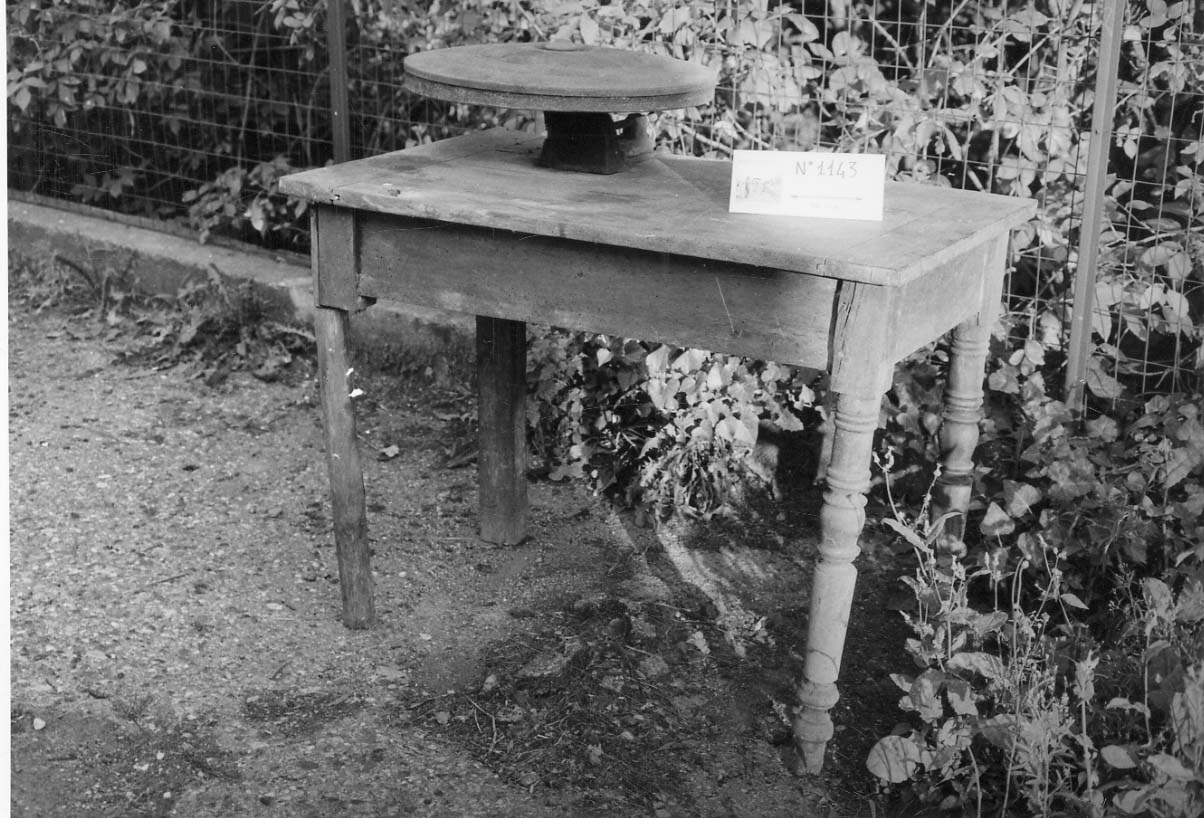 apparecchiatura per l'analisi del latte - produzione italiana (1950 ante)