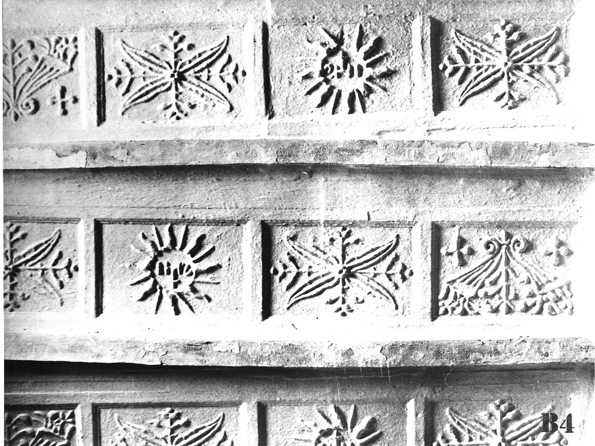 Simboli religiosi (pannello decorativo) - produzione astigiana (sec. XVII)
