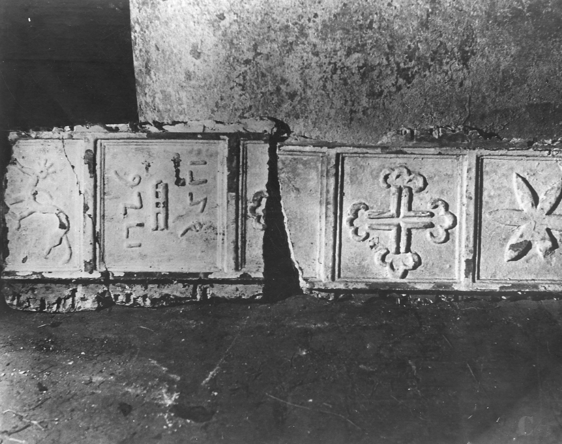 Motivi decorativi geometrici (pannello decorativo) - produzione astigiana (1726)