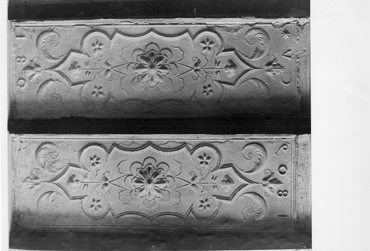 Motivi decorativi vegetali (pannello decorativo) - produzione astigiana (1809)