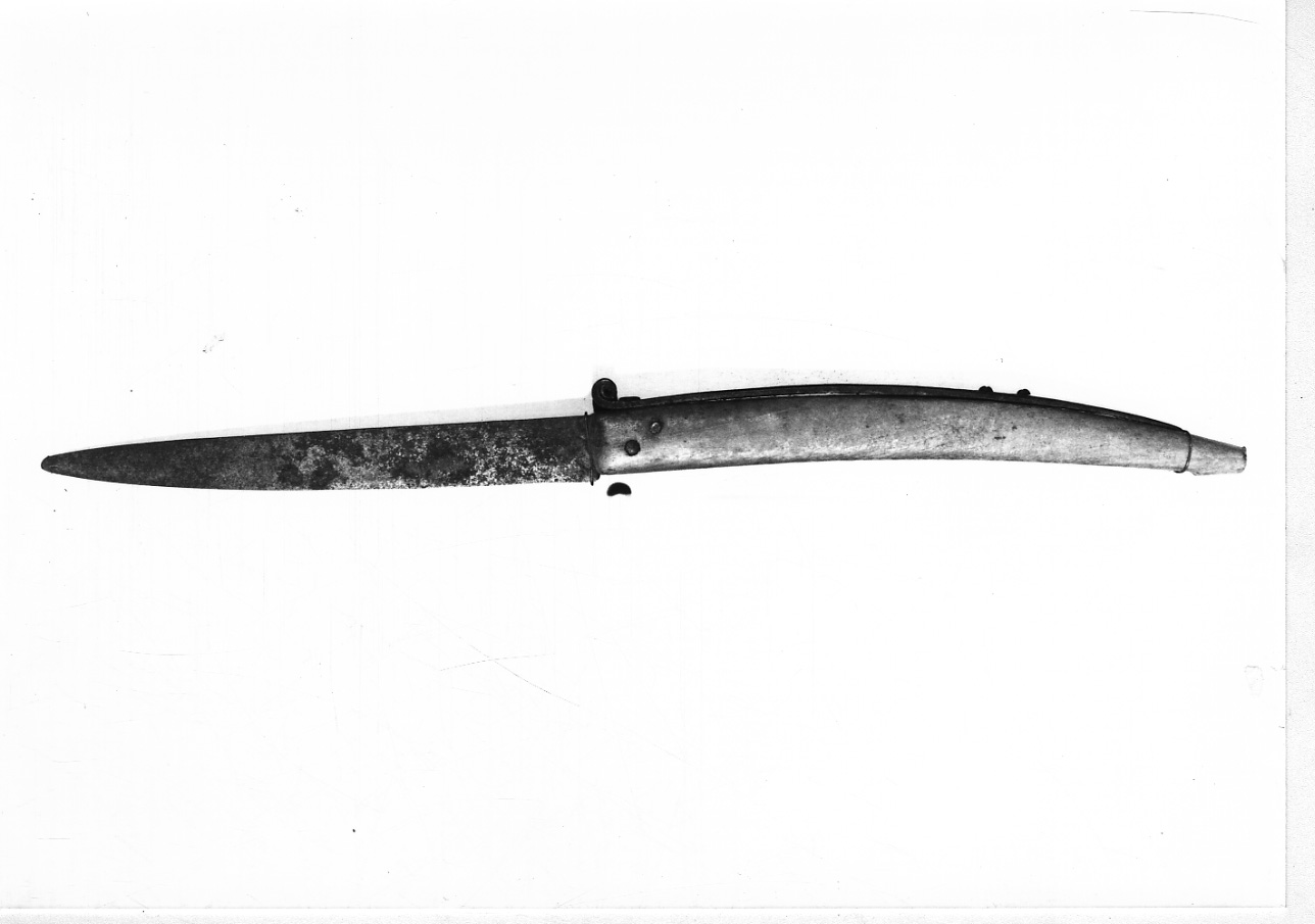 coltello a serramanico - produzione italiana centro-meridionale (sec. XIX)