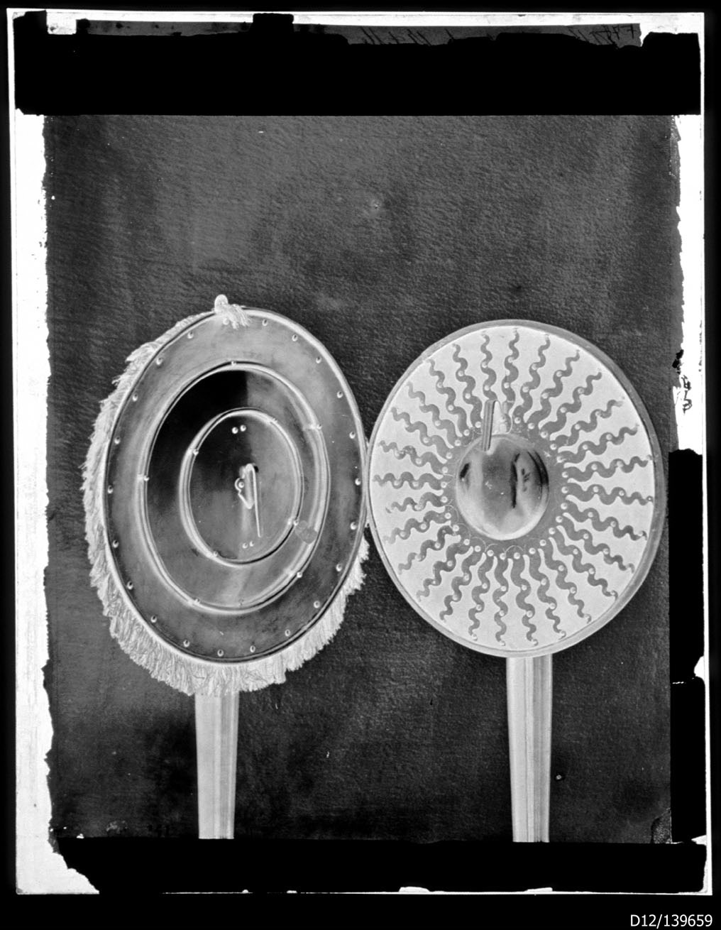 Torino - Armeria Reale - Armi difensive - Armature (parti) - Scudi - F76 - F77 (negativo) di Berra Giovanni Battista (XIX)