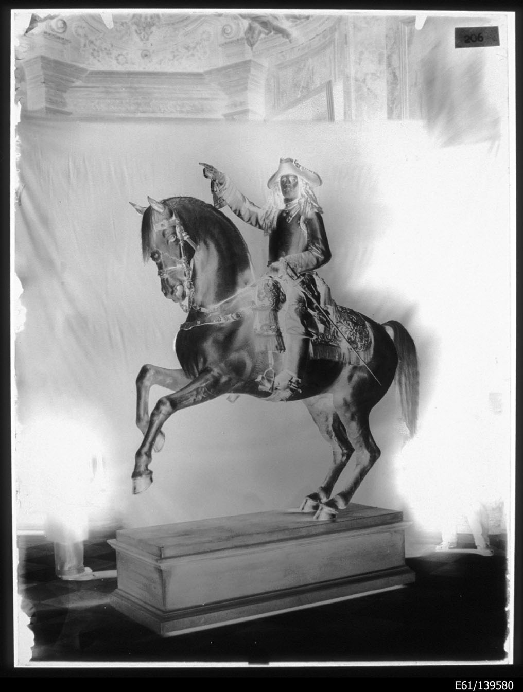 Torino - Armeria Reale - Armi difensive - Armature equestri - B11 - Eugenio di Savoia (negativo) di Anonimo (secondo quarto XX)