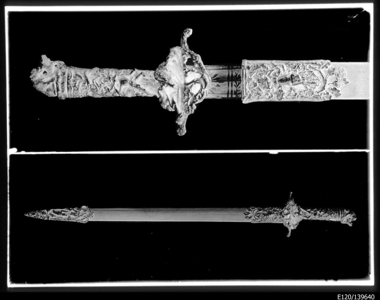 Torino - Armeria Reale - Vedute - Armi difensive - Armature equestri - Rieter von Boxberg - B2 (negativo) di Anonimo (secondo quarto XX)