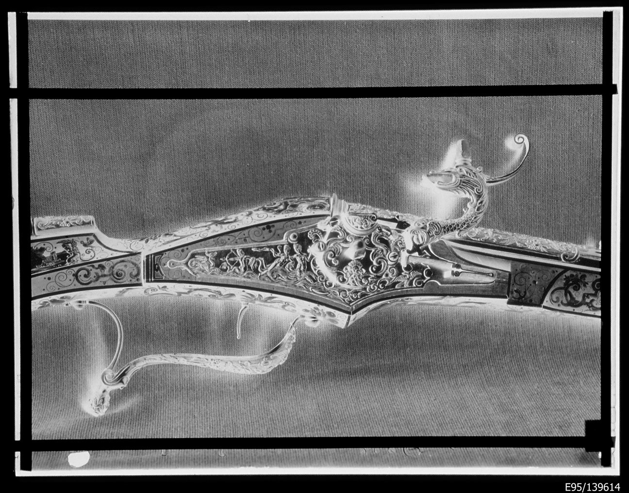 Torino - Armeria Reale - Armi da fuoco lunghe - Archibugi - Carlo Emanuele II - M11 (negativo) di Anonimo (terzo quarto XX)