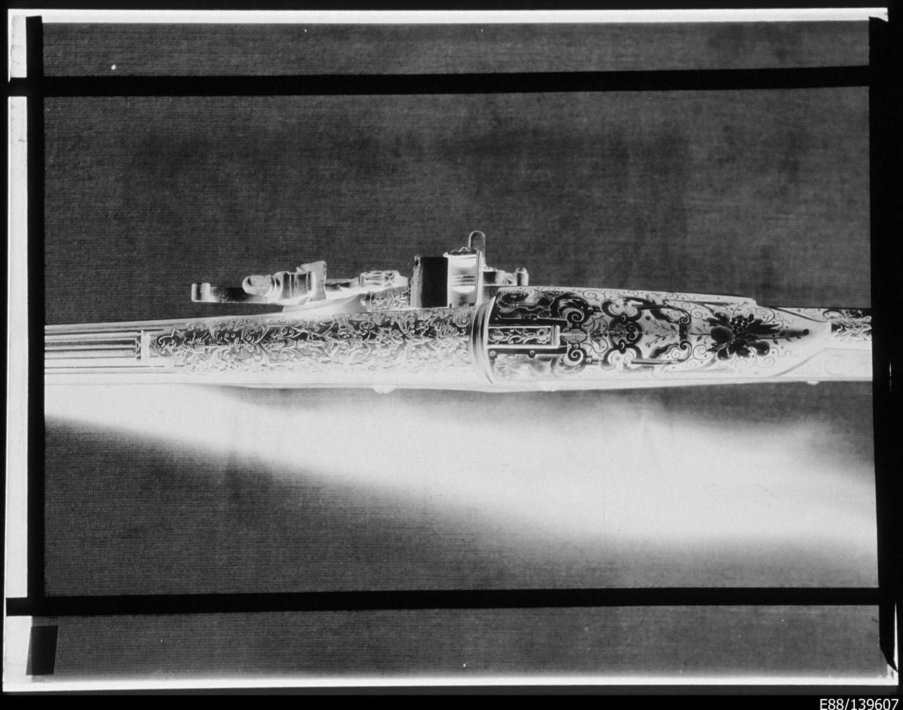 Torino - Armeria Reale - Armi da fuoco lunghe - Archibugi - Carlo Emanuele II - M11 (negativo) di Anonimo (terzo quarto XX)