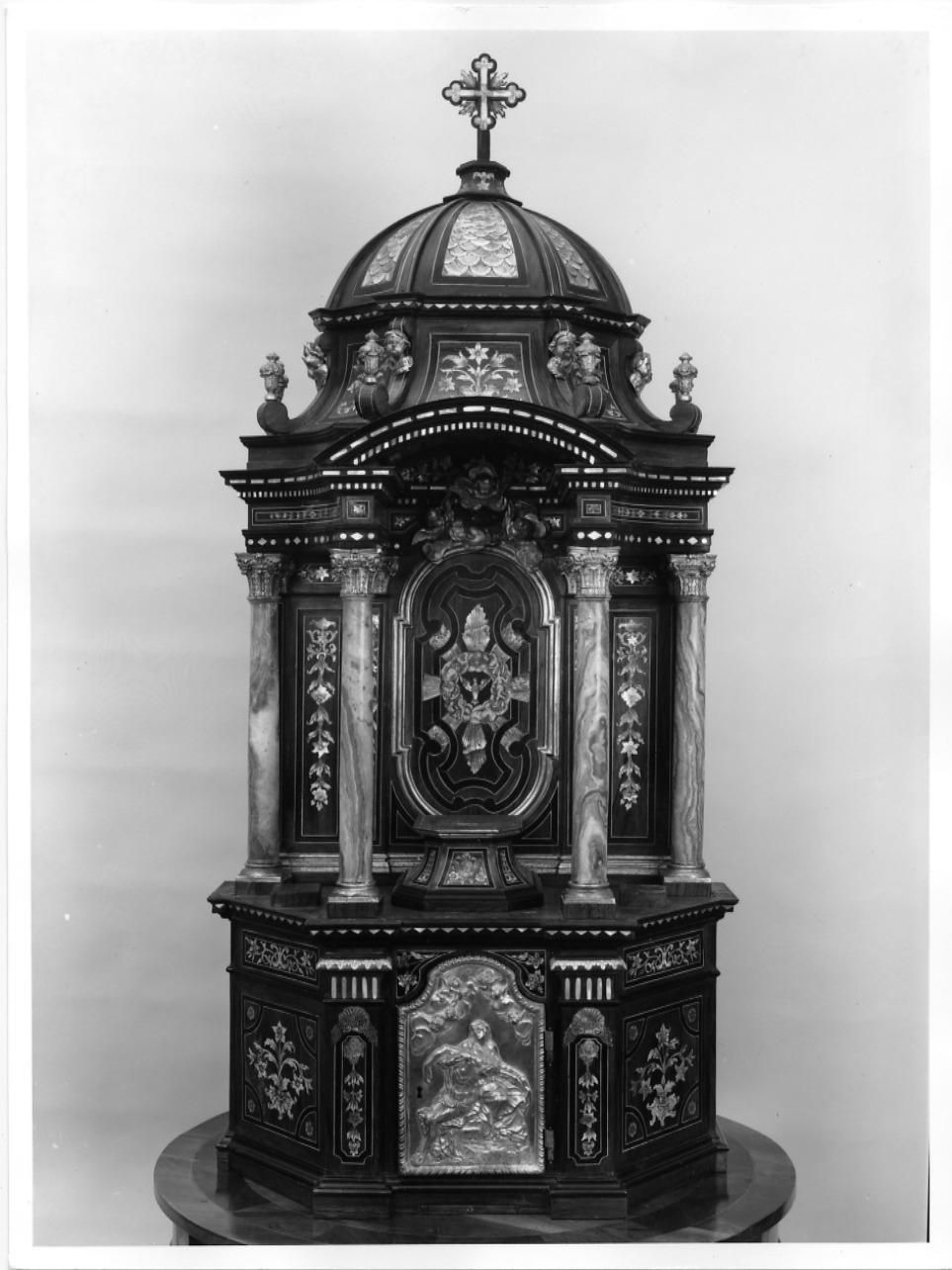 Arredi - Mobili (positivo) di Gonella Riccardo (inizio XXI)