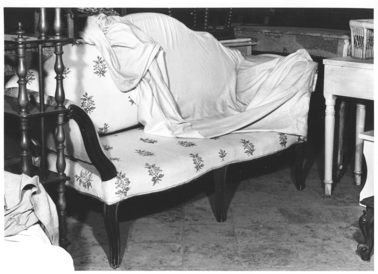 divano, opera isolata - ambito piemontese (metà sec. XIX)