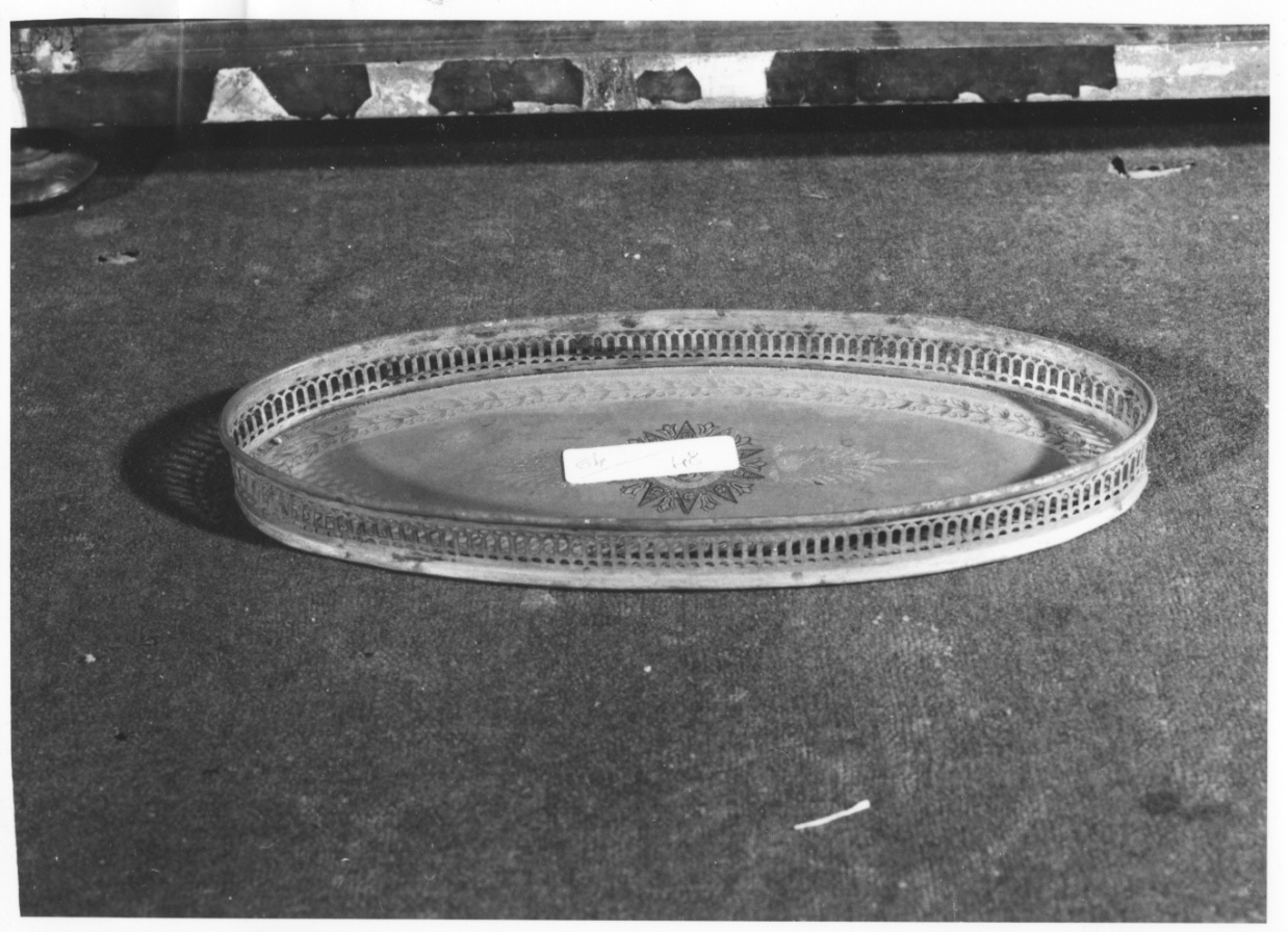 vassoio, opera isolata - ambito lombardo-piemontese (prima metà sec. XIX)