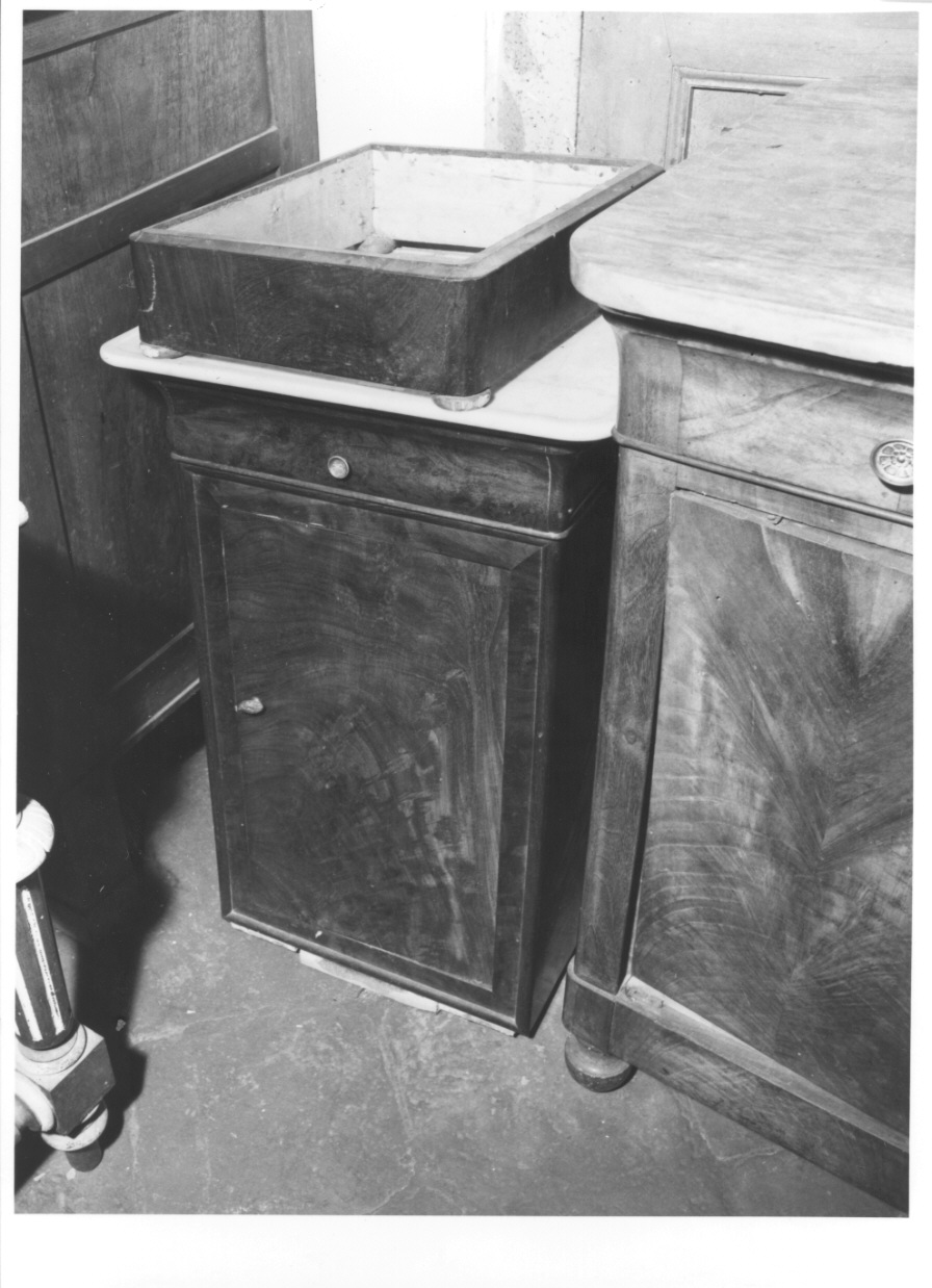 comodino, opera isolata - bottega francese (?) (sec. XIX)