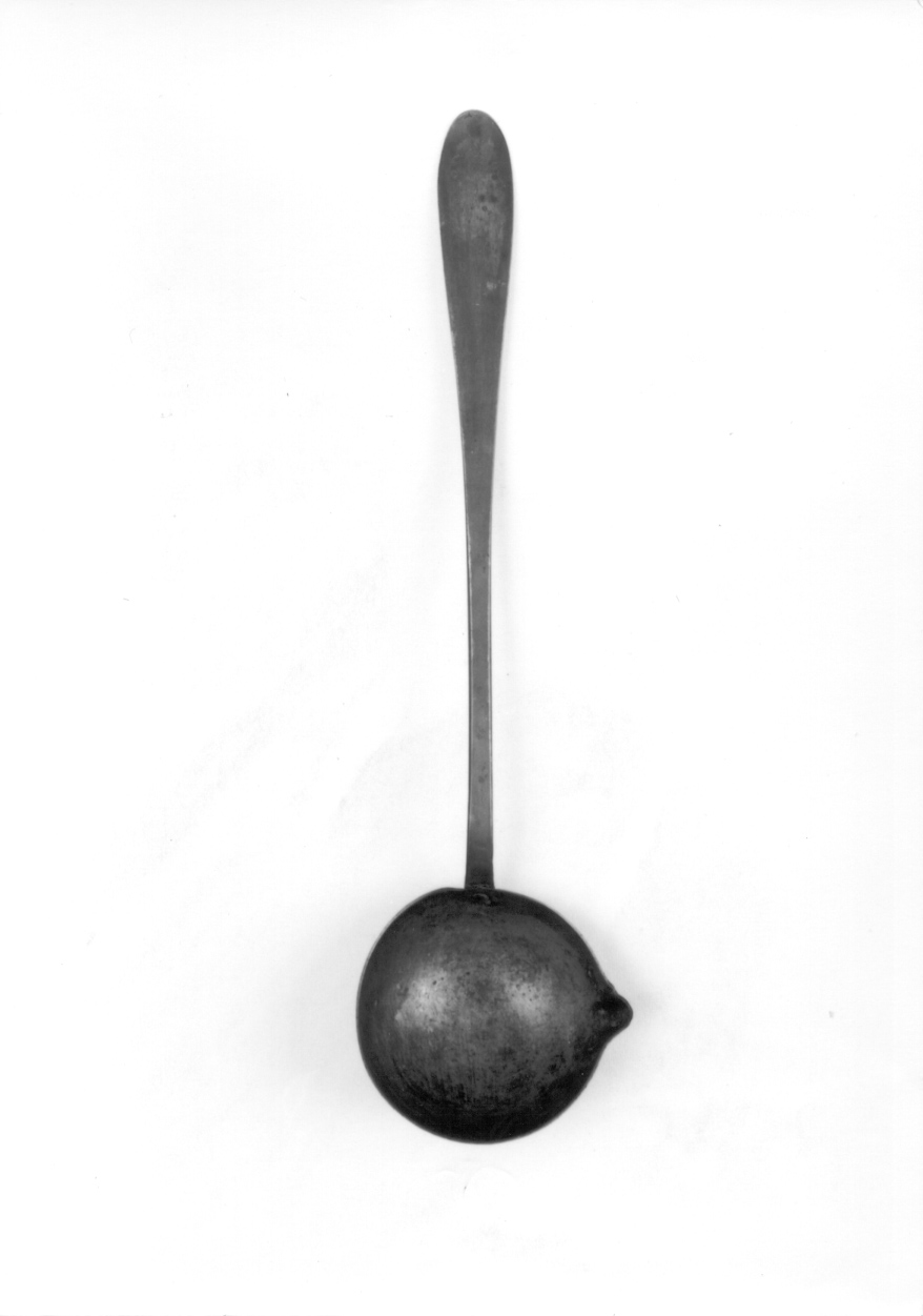 mestolo, opera isolata - manifattura europea (fine/inizio secc. XIX/ XX)