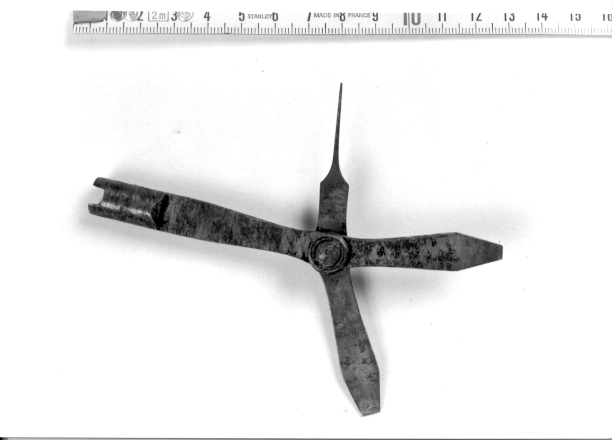 coltello, opera isolata - manifattura europea (fine/inizio secc. XIX/ XX)