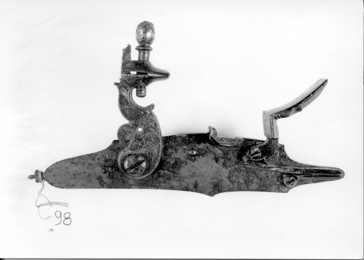 piastrina di fucile, frammento - manifattura europea (fine/inizio secc. XVIII/ XIX)