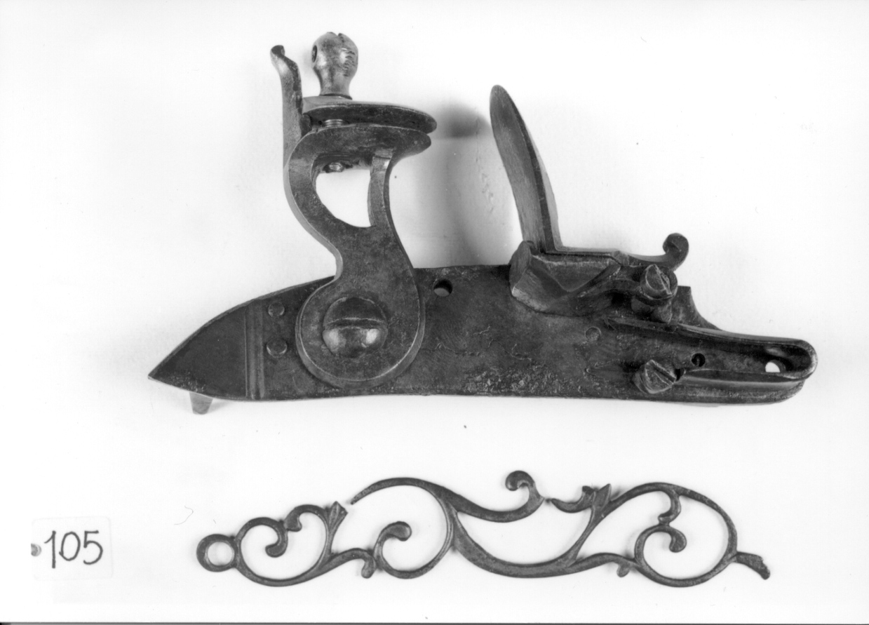 piastrina di fucile, elemento d'insieme - manifattura europea (sec. XIX)