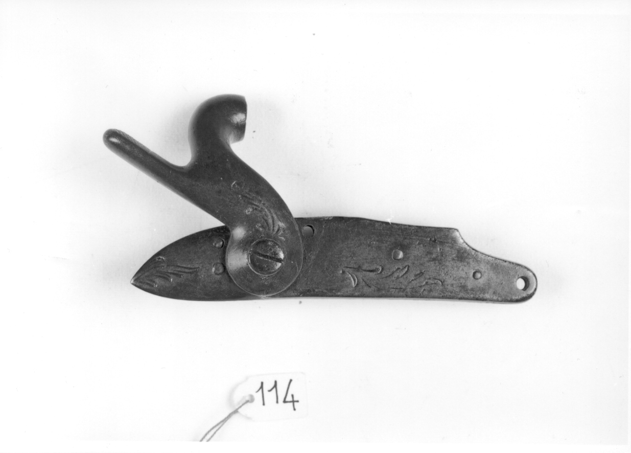 piastrina di fucile, opera isolata - manifattura europea (seconda metà sec. XIX)