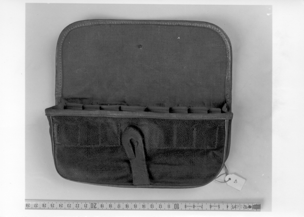 giberna, opera isolata - manifattura europea (fine/inizio secc. XIX/ XX)